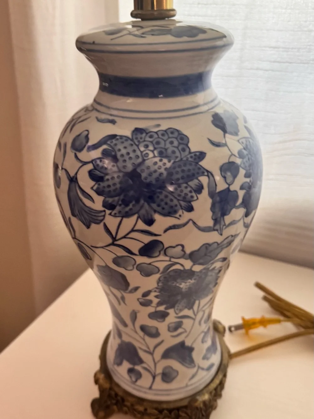 Vintage MCM Blue and White Floral Ceramic Table Lamp - Unbranded